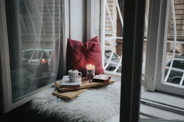 Creating a Cozy Ambiance: Top Tips for Home Decoration with Candles