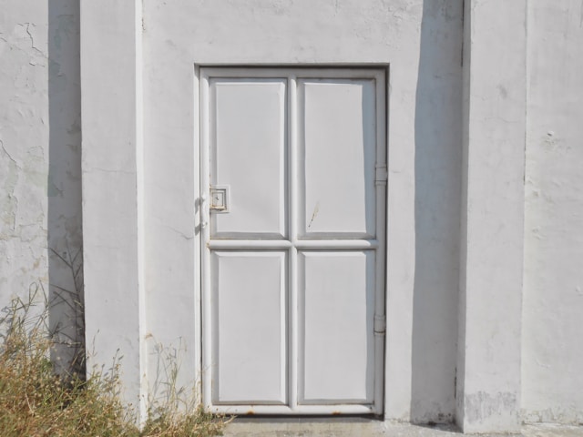 Preventing Break-Ins: A Comprehensive Guide to Home Security